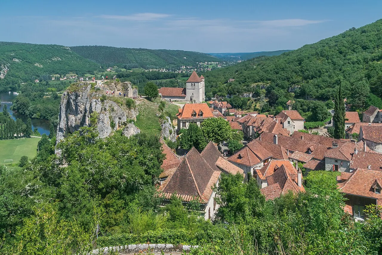Saint-Cirq-Lapopie : un village médiéval à découvrir dans la vallée de la Dordogne
